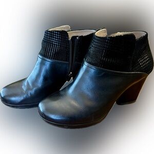 Dansko black ankle boots size 40 (9.5-10)